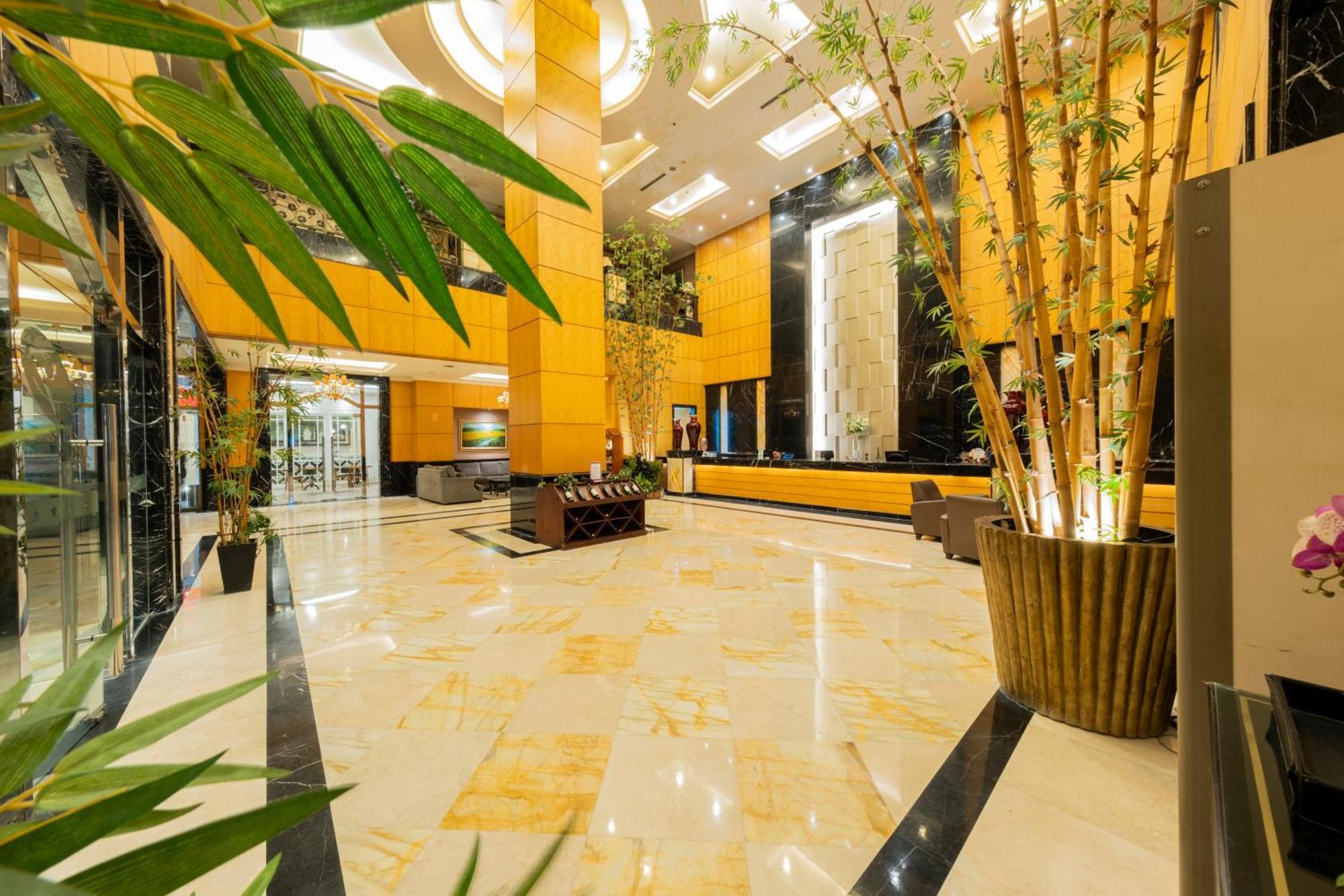 北干巴鲁加特拉大酒店 外观 照片